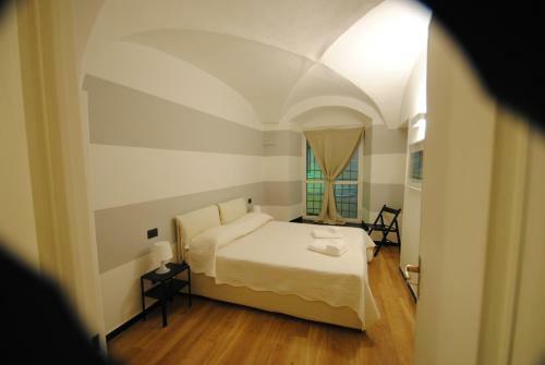 New Apartament In Historical Genoa Center