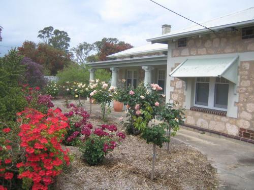 Bed & Breakfast Macdonnell House Naracoorte
