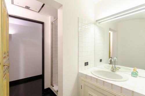 Altido Splendid 1-br Apartment In Central Genoa