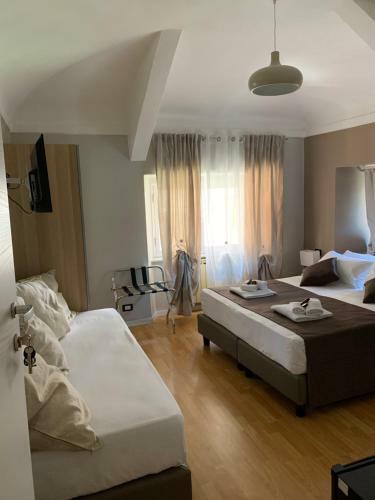 Hostal Genova Fieschi Rooms