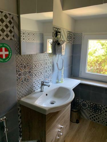 Hostal Genova Fieschi Rooms
