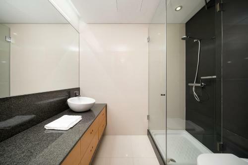 Vale Do Lobo Apartment With Private Rooftop Terrace And Jacuzzi