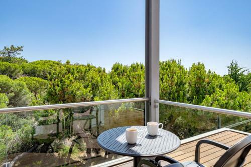 Vale Do Lobo Apartment With Private Rooftop Terrace And Jacuzzi