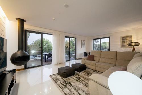 Vale Do Lobo Apartment With Private Rooftop Terrace And Jacuzzi