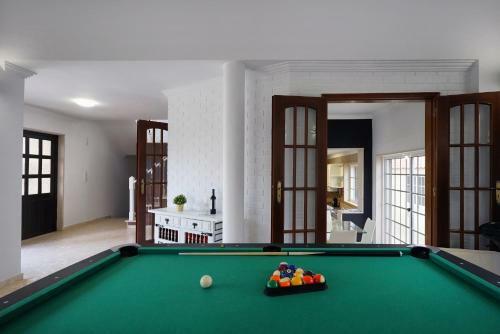 Aroeira Palm Beach Villa