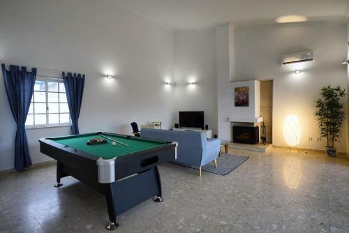 Aroeira Palm Beach Villa