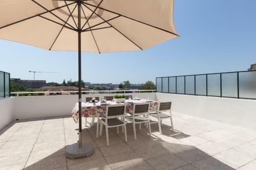 Apartamento Lovely Flat With Charming Terrace By Host Wise