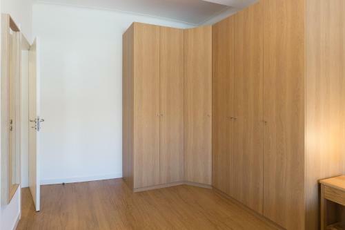 Apartamento Lovely Flat With Charming Terrace By Host Wise