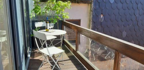 Modern House - Air Cond, Free Parking, Breakfast