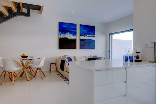 Villa Luxury Townhouse With Pool In Alvor