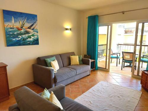 One Bedroom Apartment With Stunning Views