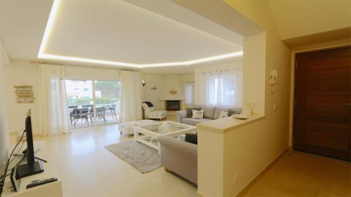 Villa Pinhal Cd 213 Sleeps 8, Quiet Area