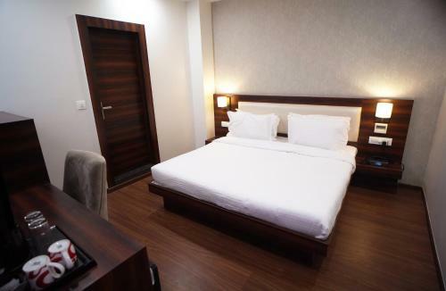 Sai Maa Hotel & Residency