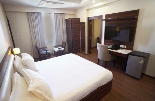 Sai Maa Hotel & Residency