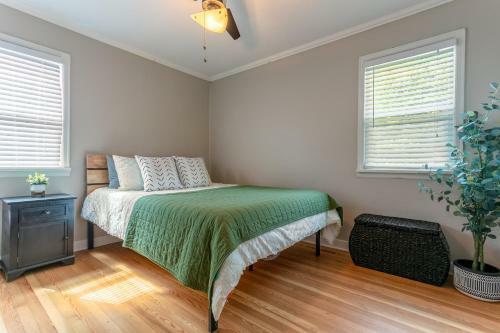 Charming Downtown Cda Getaway