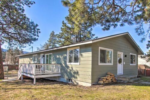 Quiet Apartment With Deck Hiking, Lake And More!