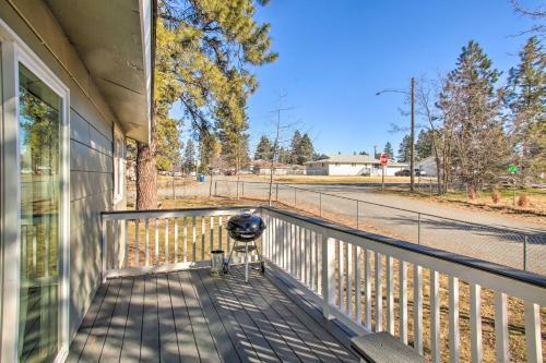 Quiet Apartment With Deck Hiking, Lake And More!