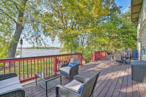 Lakefront Home With Game Room, Theater And Dock!