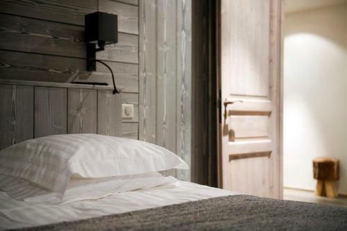 Chalet La Tanniere - Ski-in In Chandon!