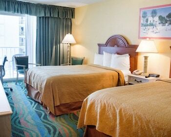 Hotel Surfside Oceanfront Inn & Suites