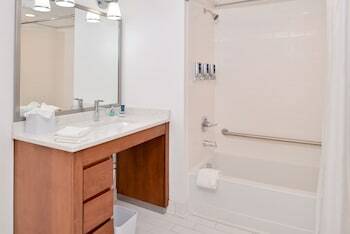 Hotel Surfside Oceanfront Inn & Suites