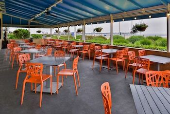 Hotel Surfside Oceanfront Inn & Suites