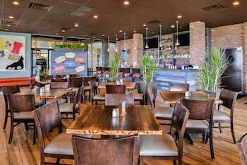 Hotel Surfside Oceanfront Inn & Suites