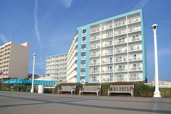 Hotel Surfside Oceanfront Inn & Suites