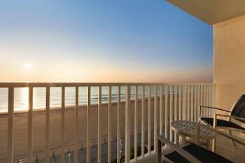 Hotel Surfside Oceanfront Inn & Suites