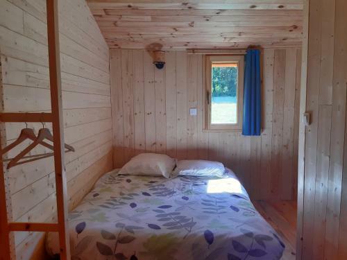 Hostal Les Cabanes Du Ch�teau de Charnizay