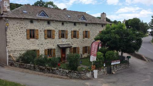 Bed & Breakfast La Pierre Trou�e Chambre D'h�tes