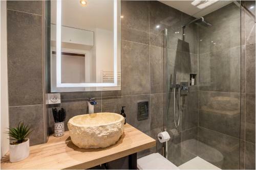 Apartamento Cocon � Bulles Chic Vue Cath�drale Avec Spa-jacuzzi