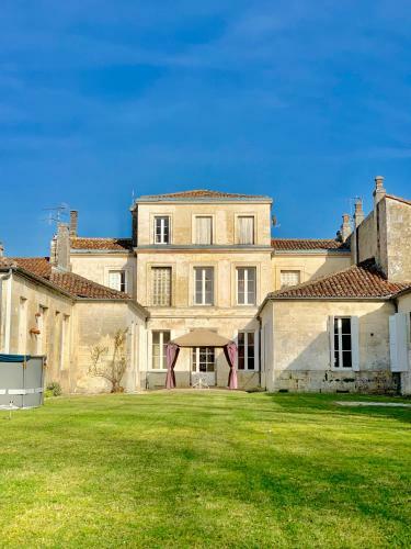 The Painted House * Authentic Chateauneuf