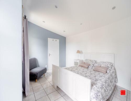 Bed & Breakfast Maison Blanche Piscine Et Petit D�jeuner