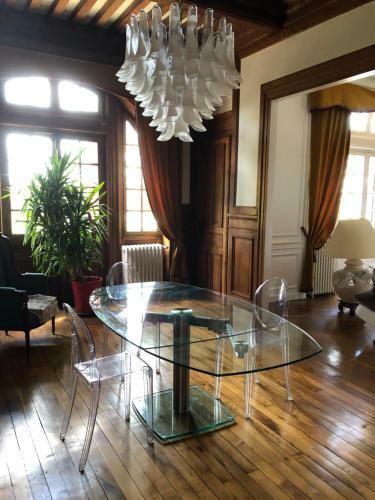 Le Manoir De Sequoia