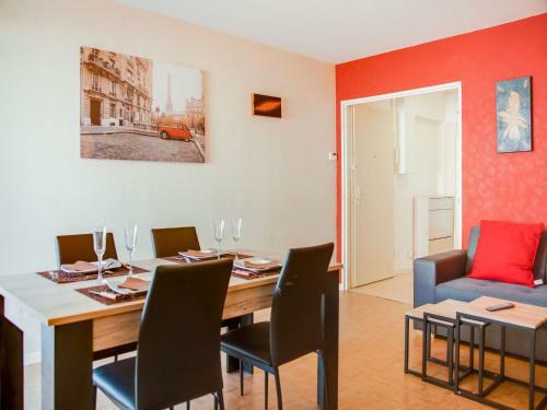 Attractive Apartment In Chaumont With A Balcony