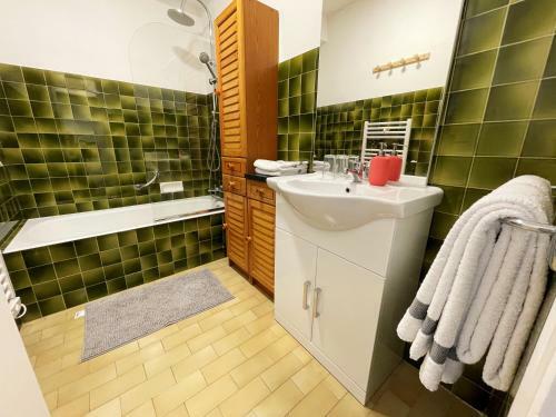 Apartamento 2 Comfortable Studios Of 2-4 Persons Each In Chatel Center