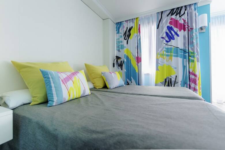 Hotel Spring Bitacora