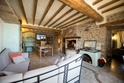 Villa Dacia Home