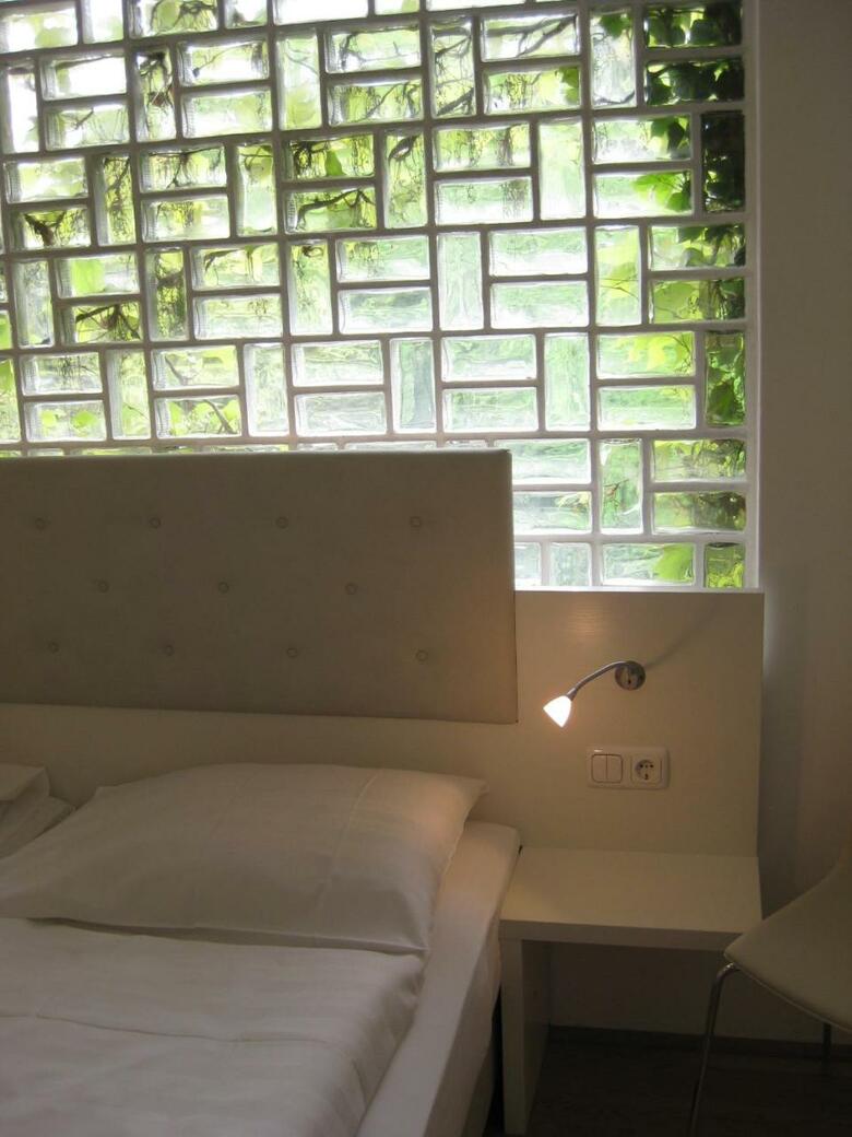 Dom Hotel