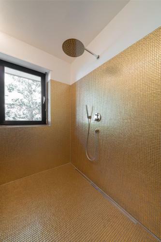 Aparthotel Goldfinger + Suites