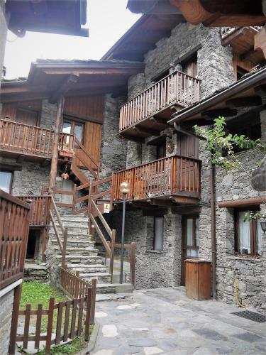 Apartamento Trilocale Con Vista Monte Bianco