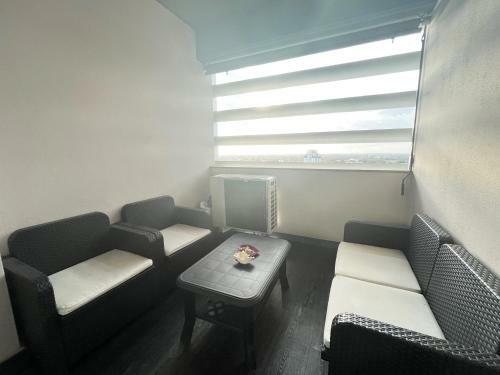 Apartamento Elegante Bilocale Torre Pontina