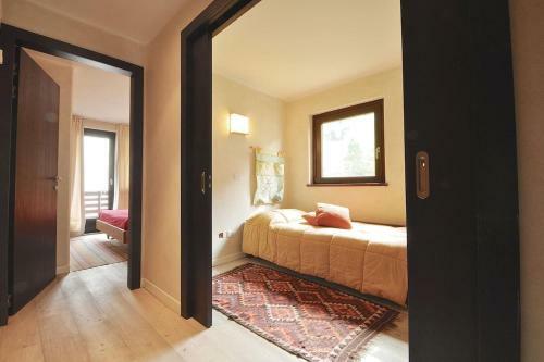 Design Loft Close To Ski Slopes With Car Box