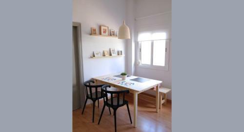 Hostal Bed And Beach Barcelona Guesthouse