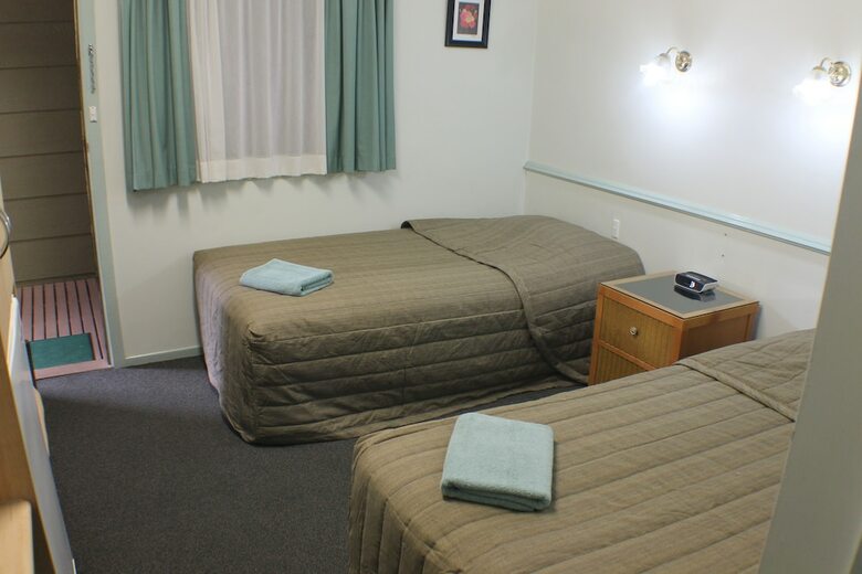 Lake Forbes Motel