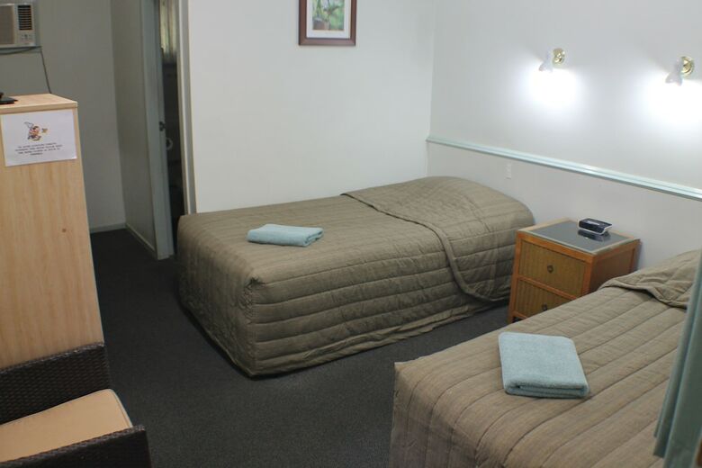 Lake Forbes Motel