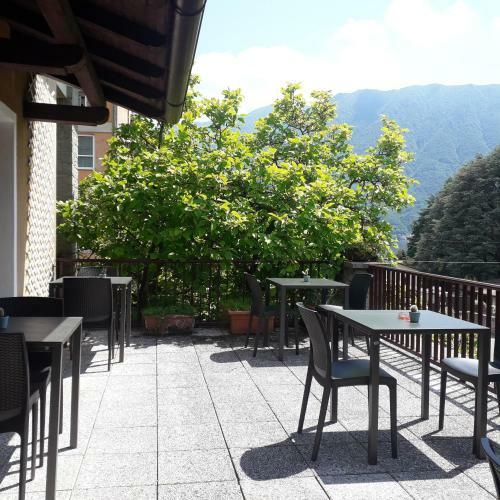 Hostal La Tana Rooms