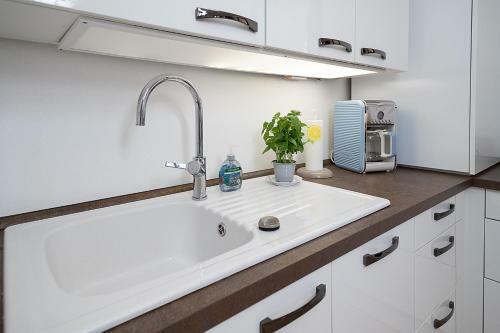 Apartment Blanco - Regarda Travel