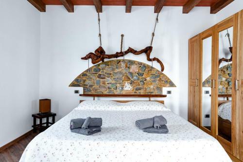 La Casa Di Ugo Sotto Il Borgo